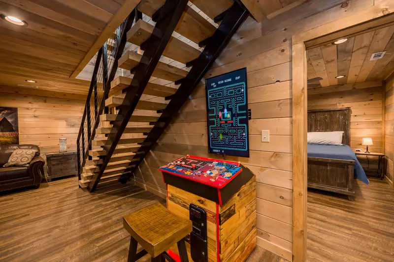 Iron Mountain Lodge