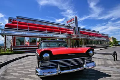 sunliner diner in pigeon forge