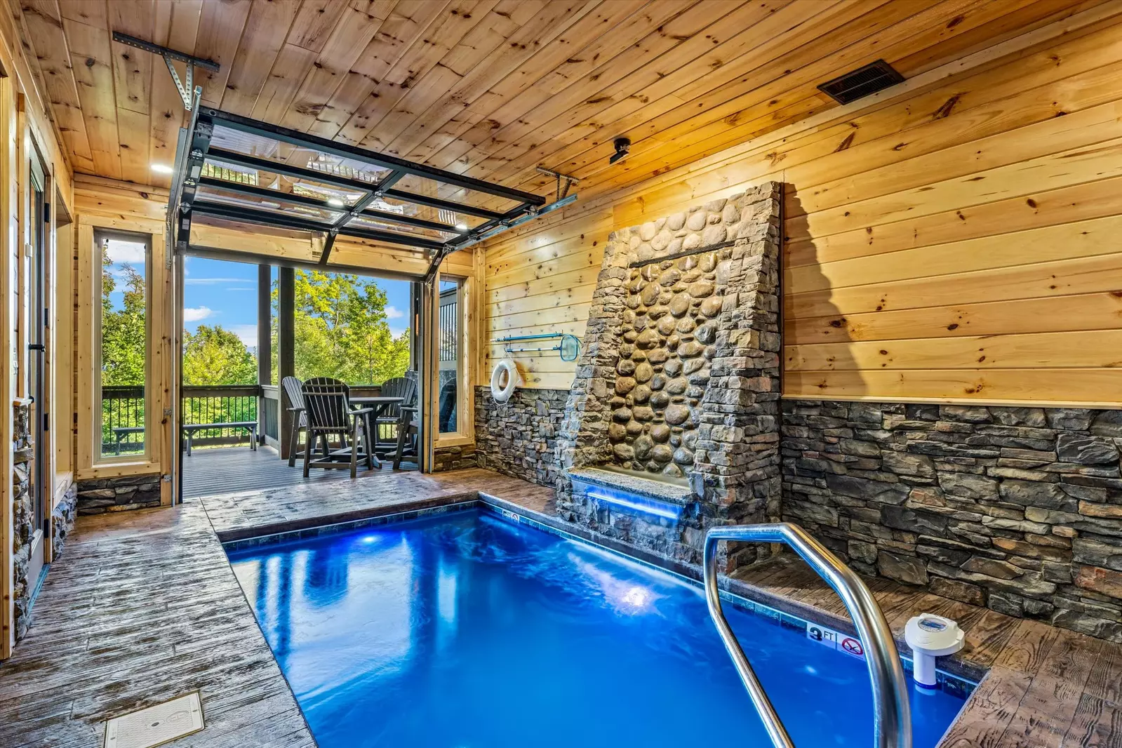 Property image, Interior, of Holy Smokes Pool Lodge