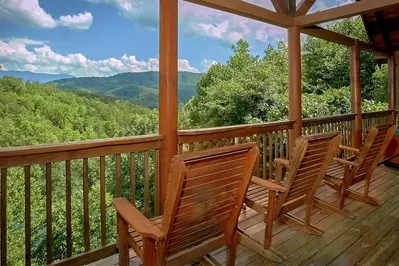a mountain view theater lodge is one of our best cheap cabins in pigeon forge tn