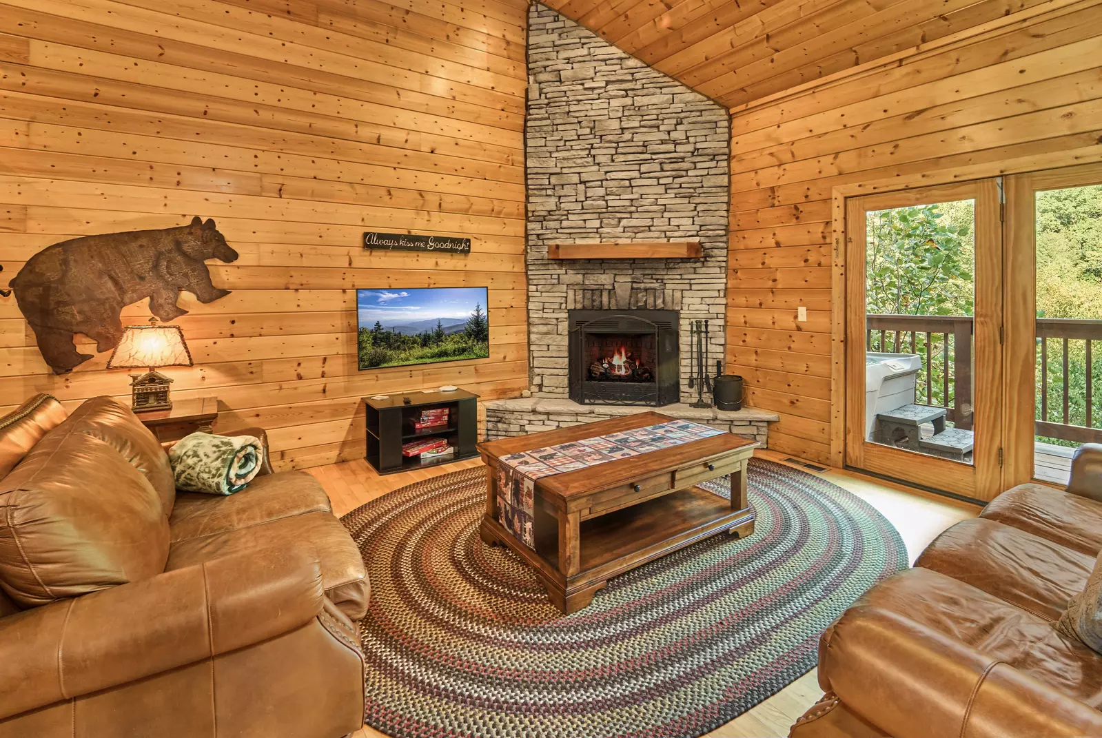 Property image, Interior, of Bear's Lair