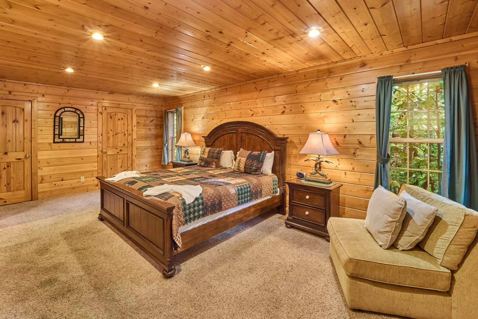 Property image, Interior, of Bear's Lair