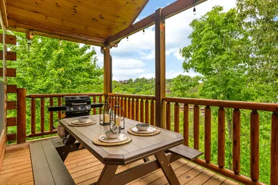 Deck Eating Area with Grill