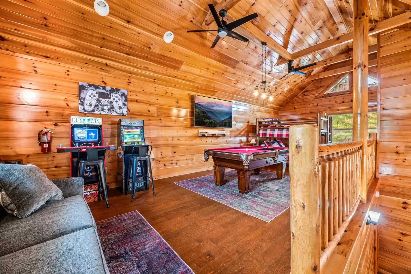 Game Loft,  Community Pool, Mini Golf