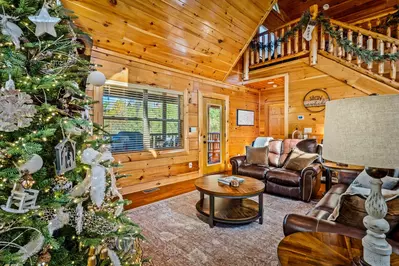 Game Loft, Community Pool, Mini Golf