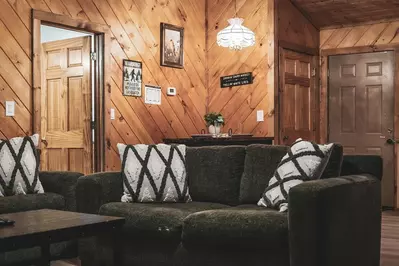 Little Mountain Hideaway