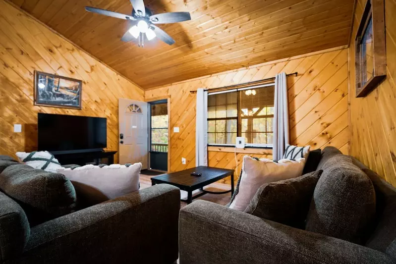 Little Mountain Hideaway