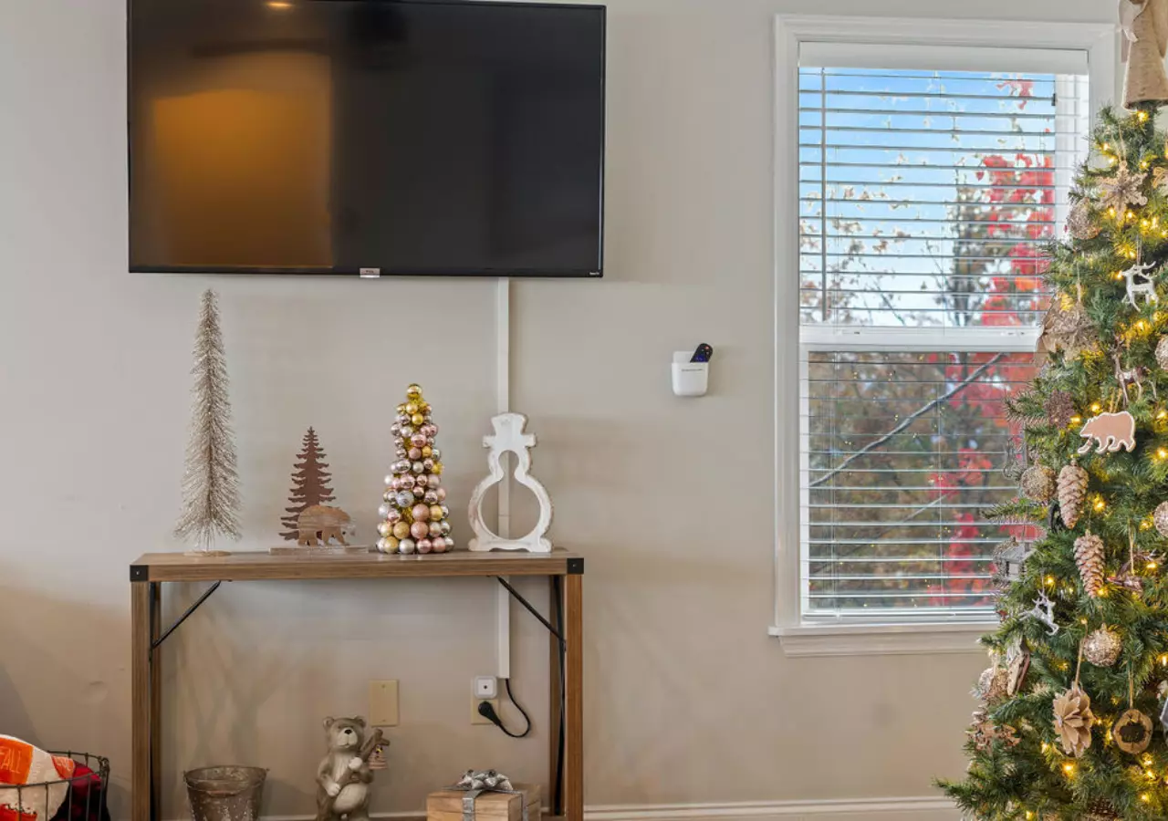 Bluff Mountain Escape