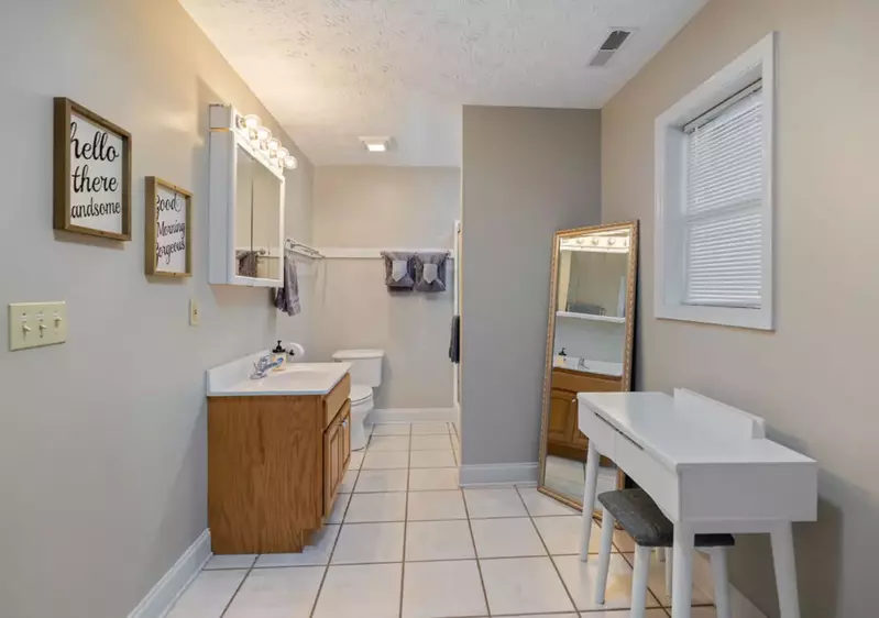 Bluff Mountain Escape