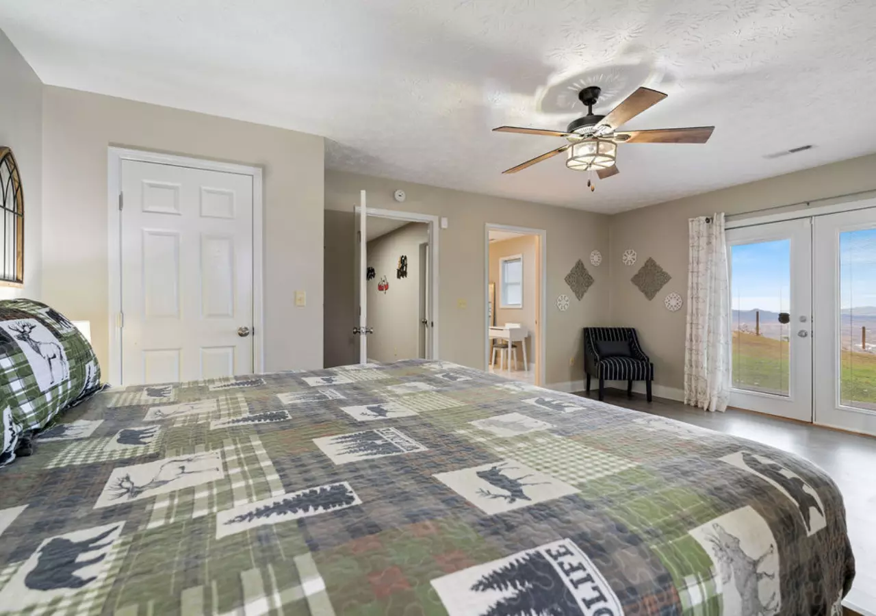 Bluff Mountain Escape