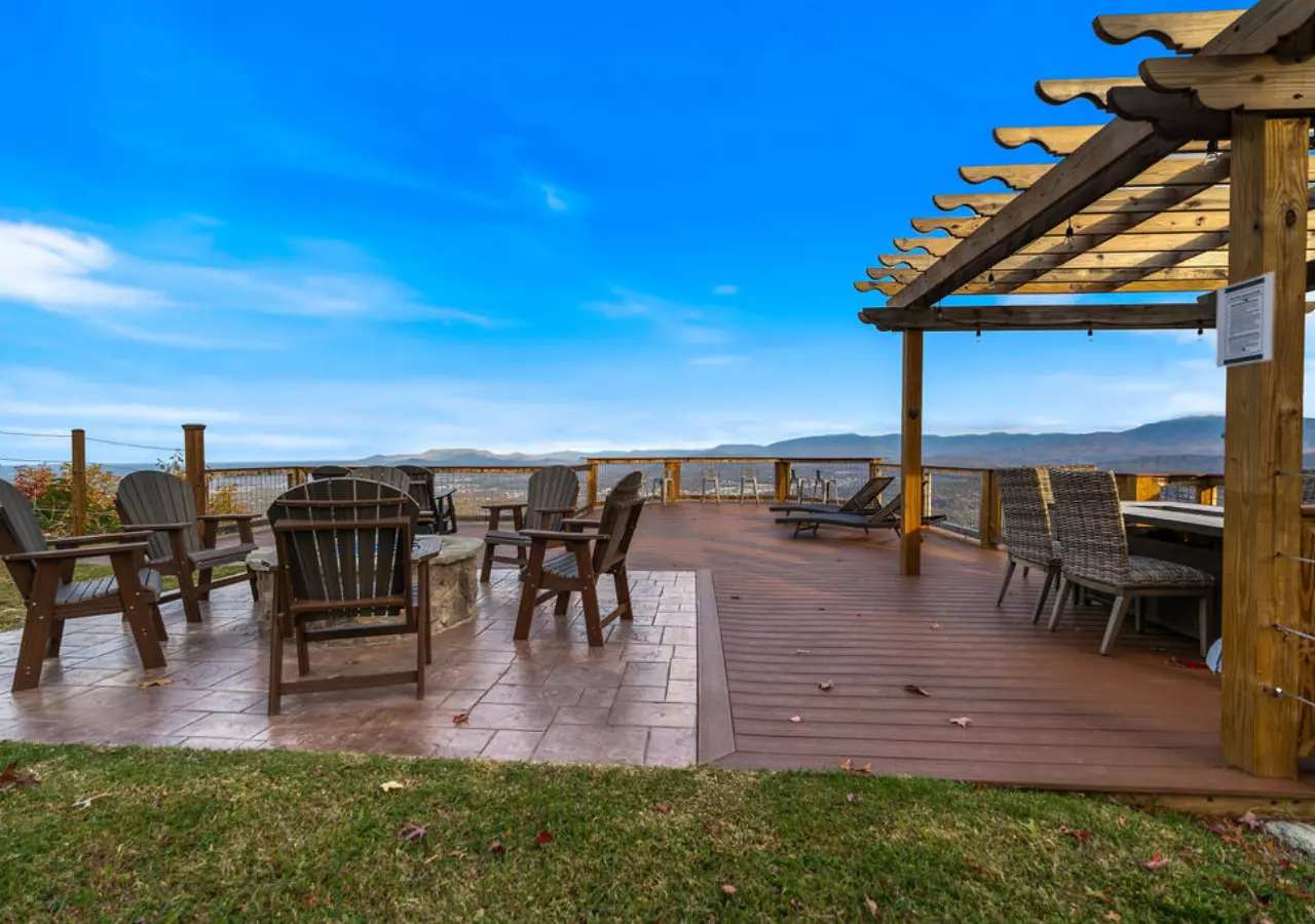 Bluff Mountain Escape