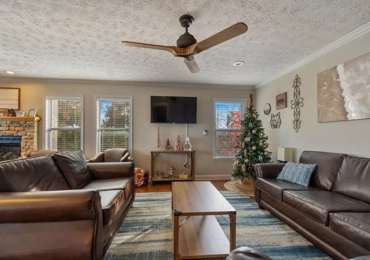 Bluff Mountain Escape