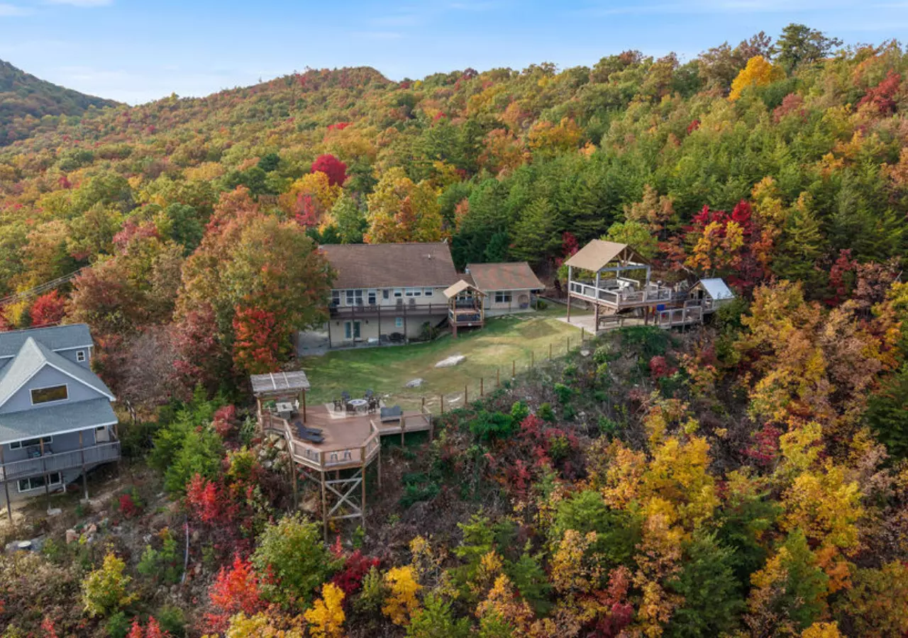 Bluff Mountain Escape