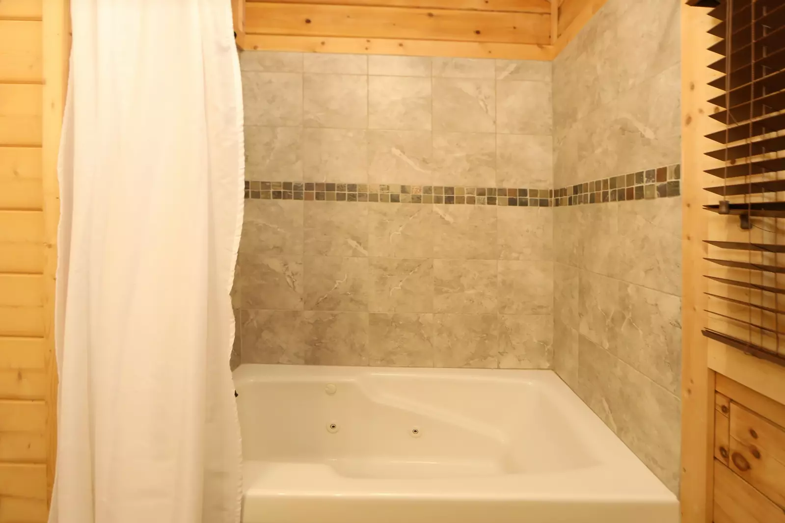 Honey J's Mountain Retreat