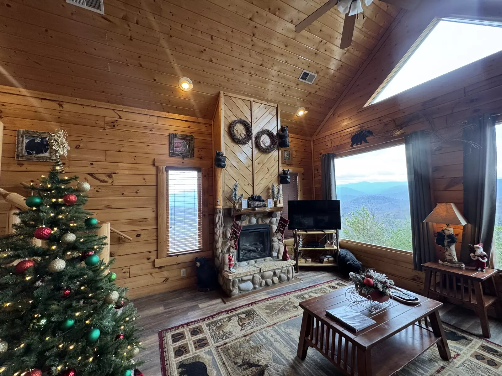 Bear's View Winterfest decorations