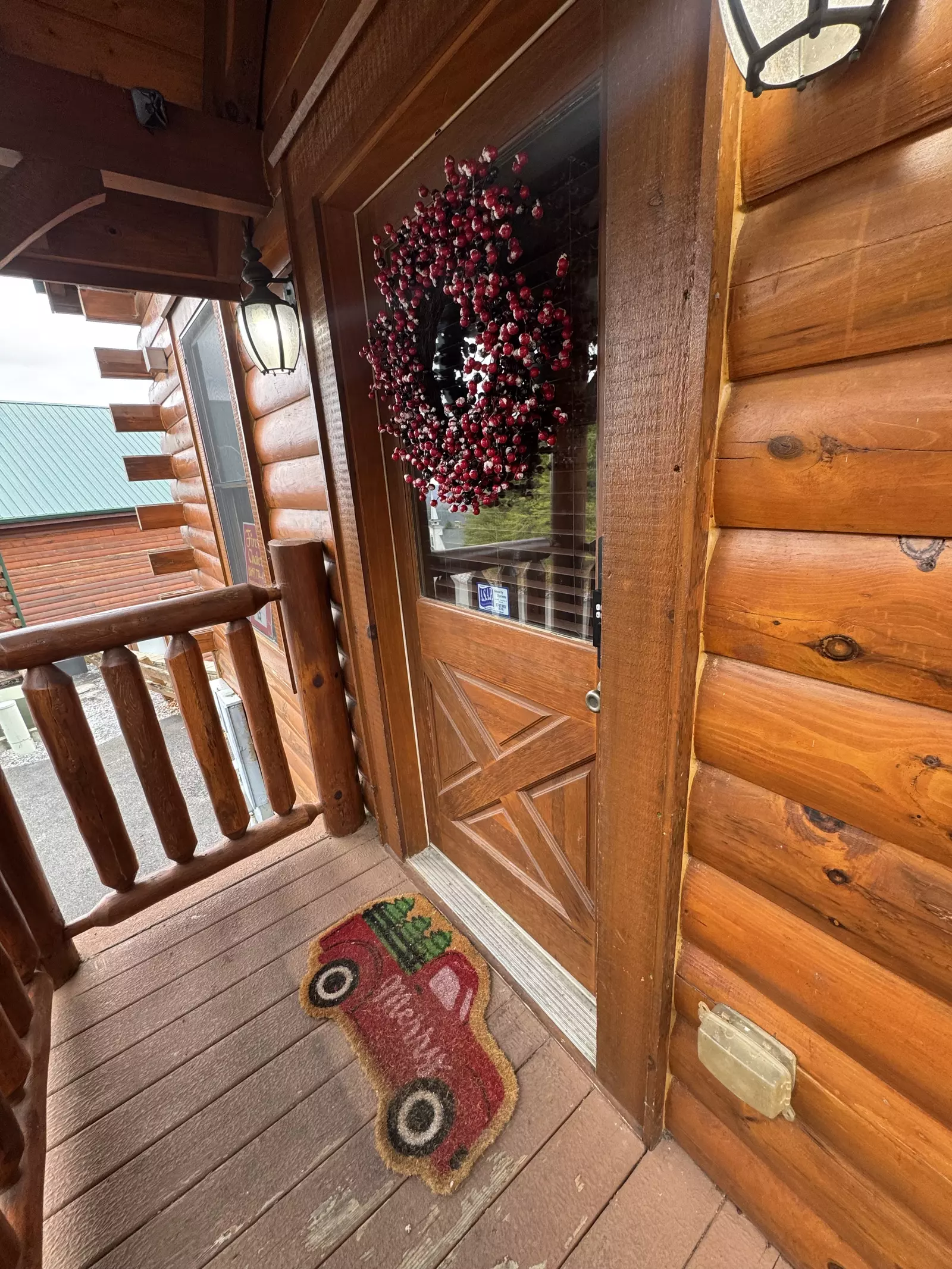 Bear's View holiday decorations