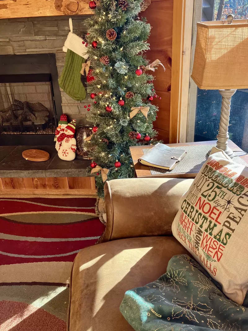 A Walk in the Clouds holiday decorations