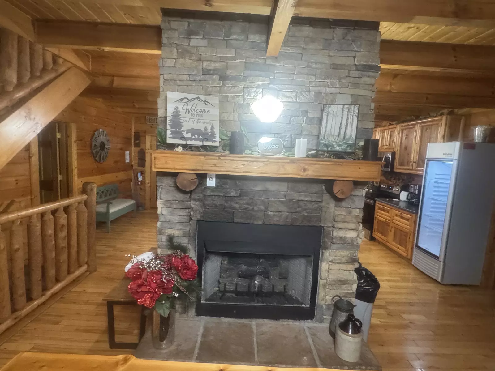 Katies Lodge Winterfest decorations