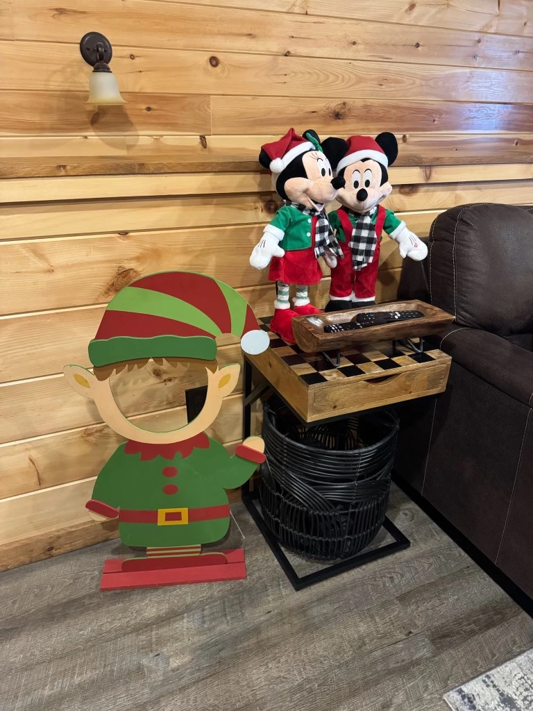 MounTown Moments Vista Winterfest decorations