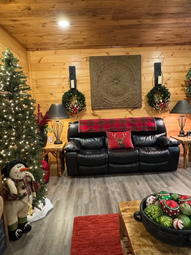 MounTown Moments Vista Winterfest decorations