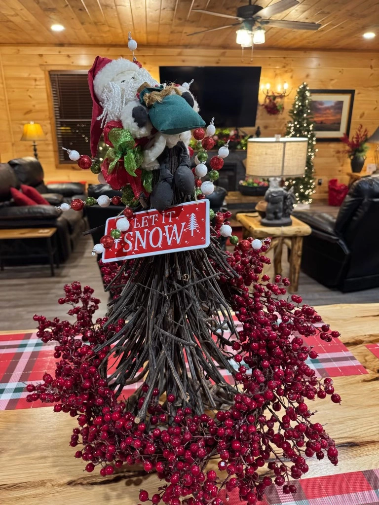 MounTown Moments Vista Winterfest decorations