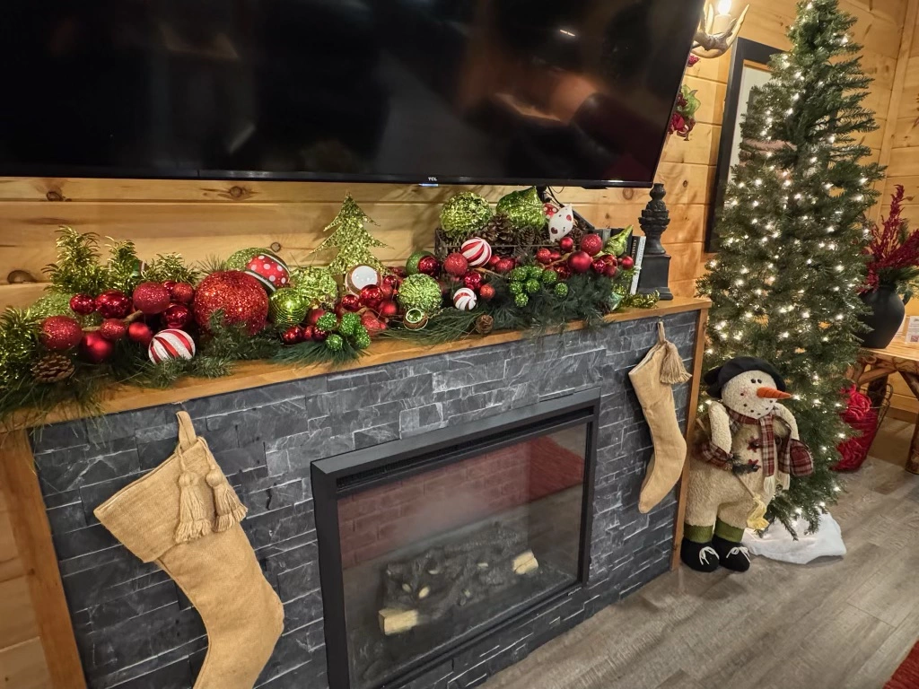 MounTown Moments Vista Winterfest decorations