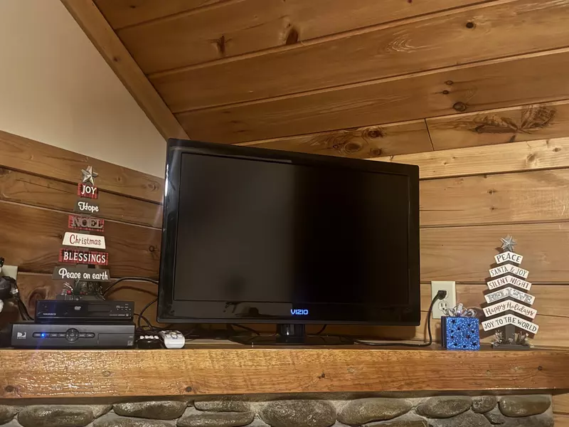 Tennessee Twilight Cabin Winterfest decorations