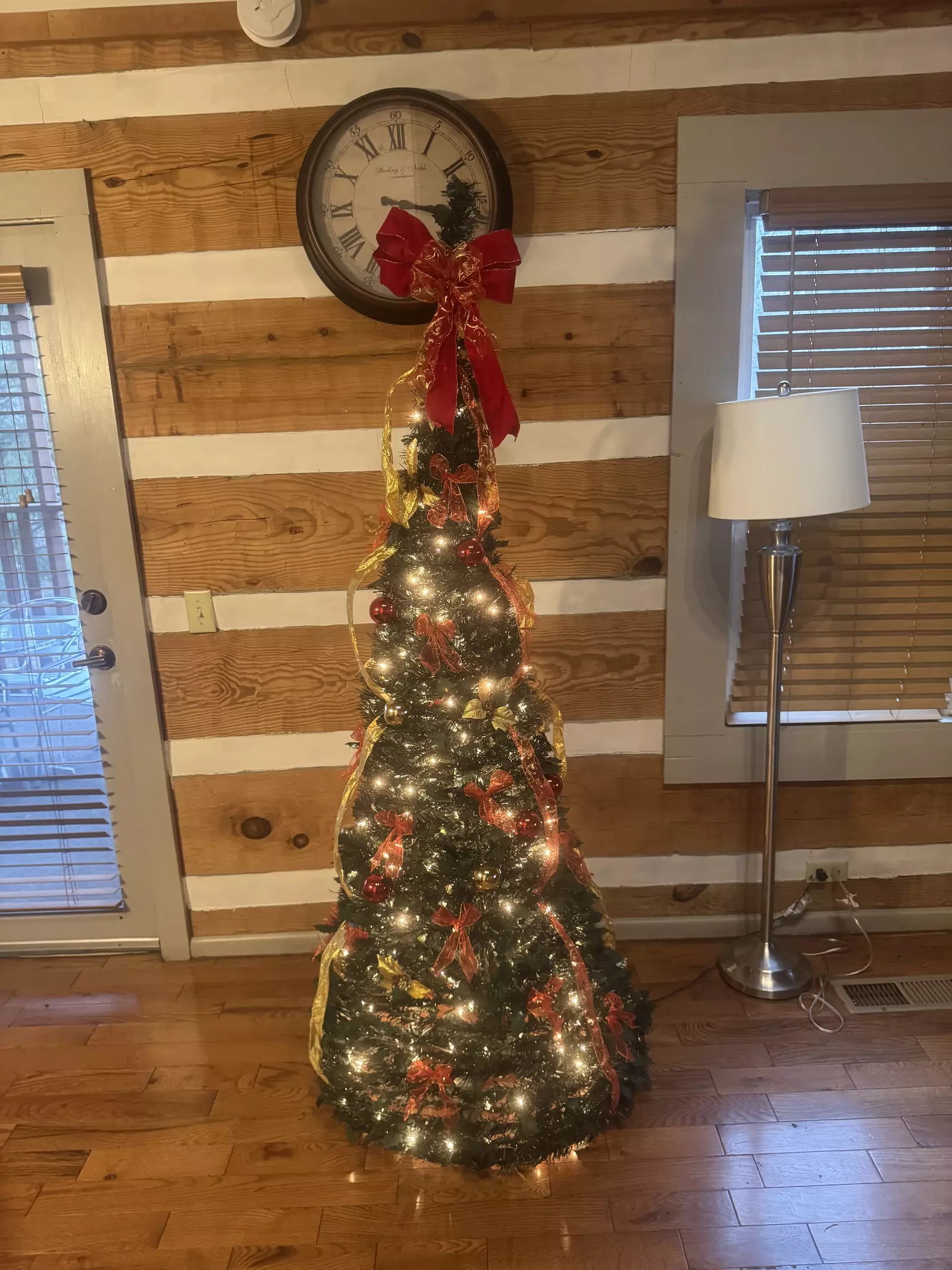 Pleasant View Winterfest decorations