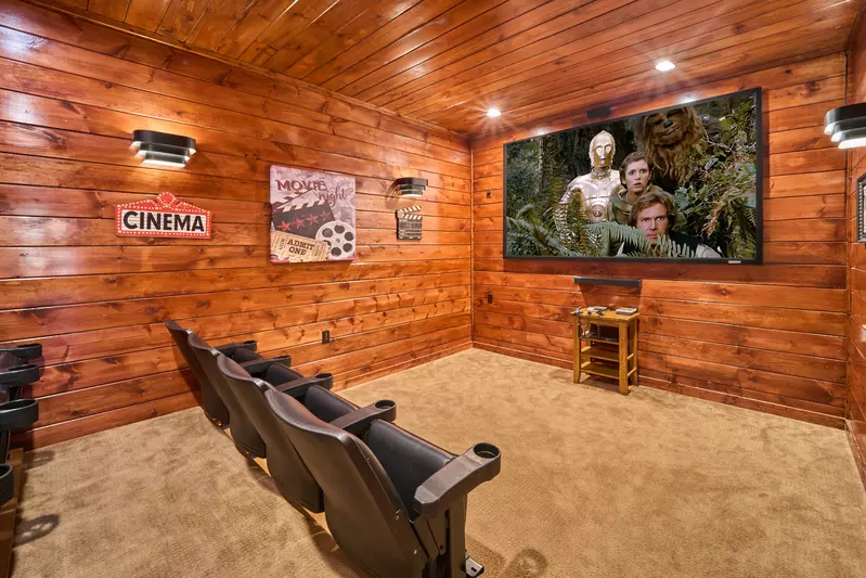 Property image, Interior, of Basswood Lodge