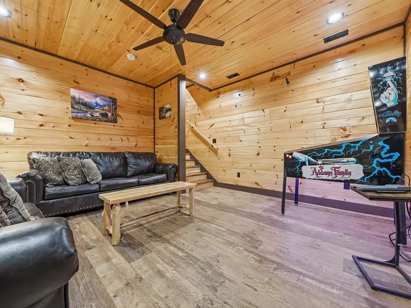 Property image, Exterior, of Falcon Crest #3104