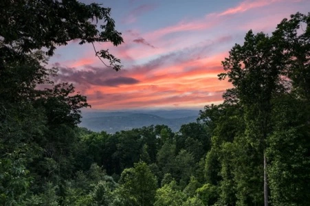 Mountain Cascades Lodge