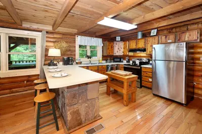 Lodge Between the Streams