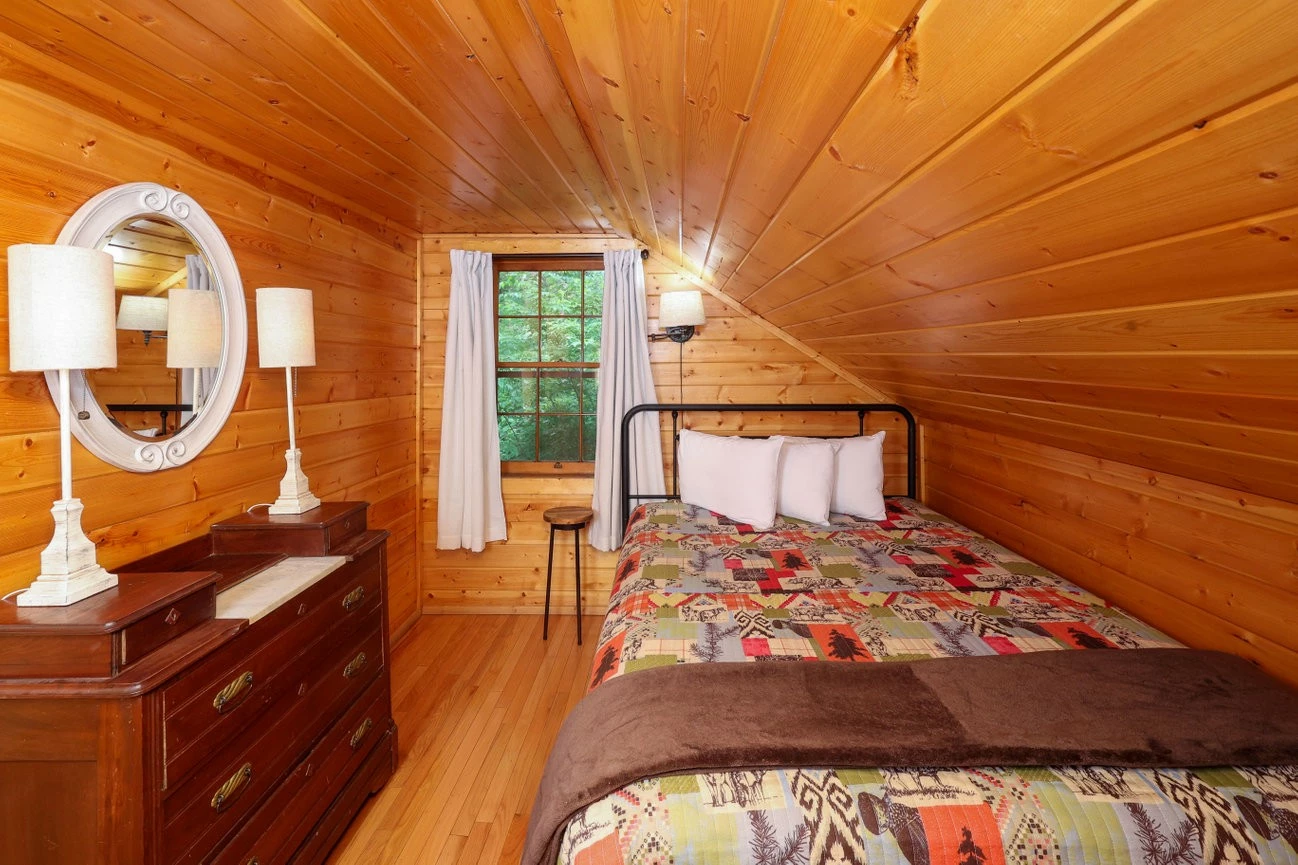 Lodge Between the Streams