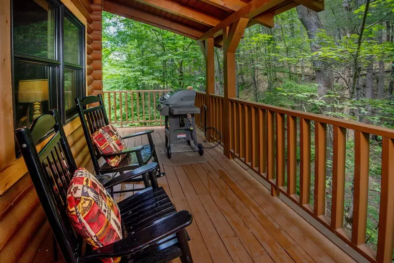 Lodge Between the Streams