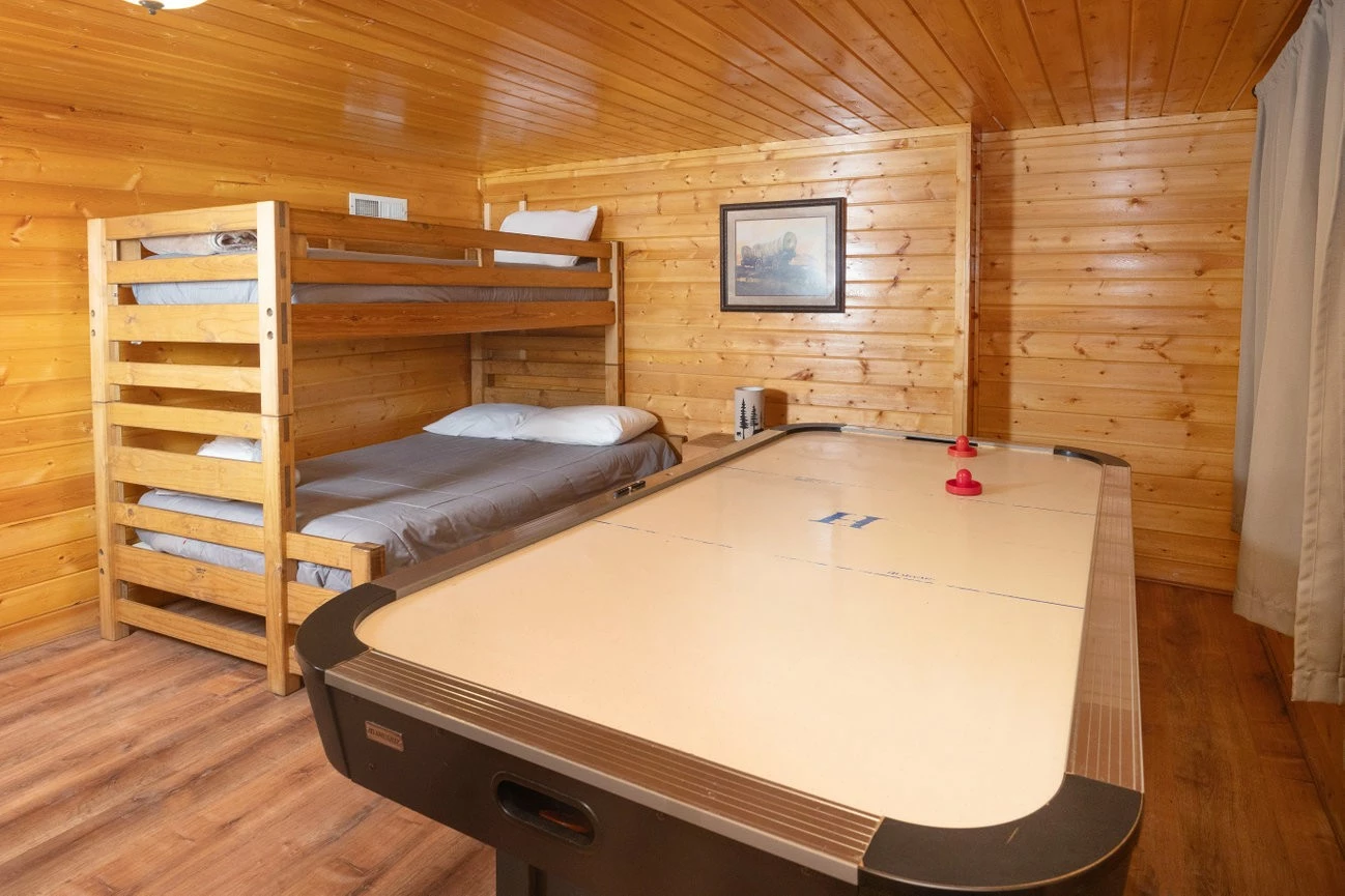 Lodge Between the Streams