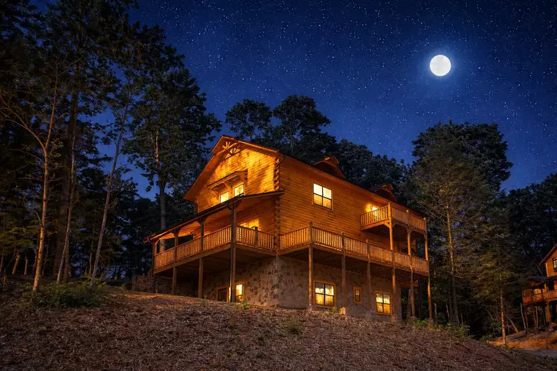 Property image, Interior, of Misty Mountain Lodge