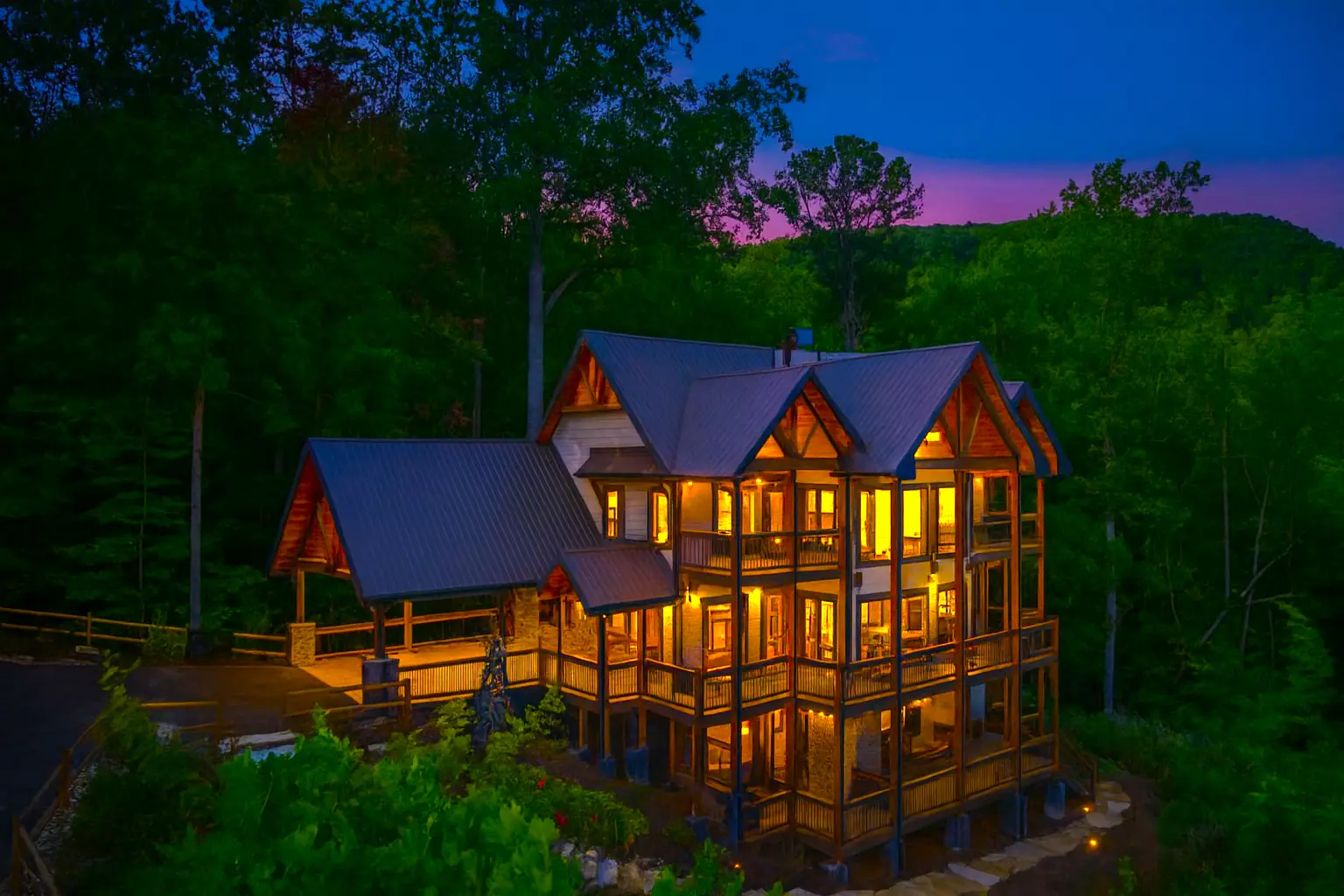 Property image, Interior, of Holy Smokes Pool Lodge