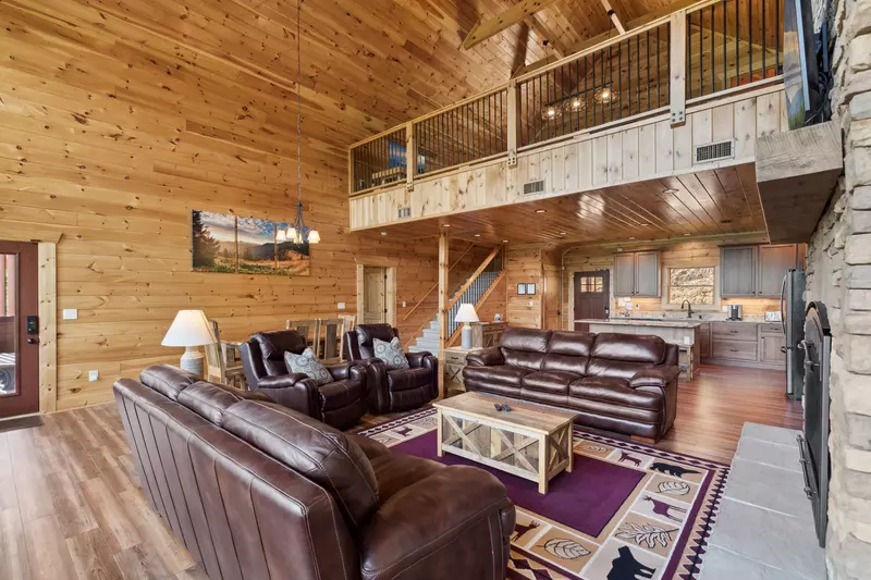 Property image, Interior, of Peak A View