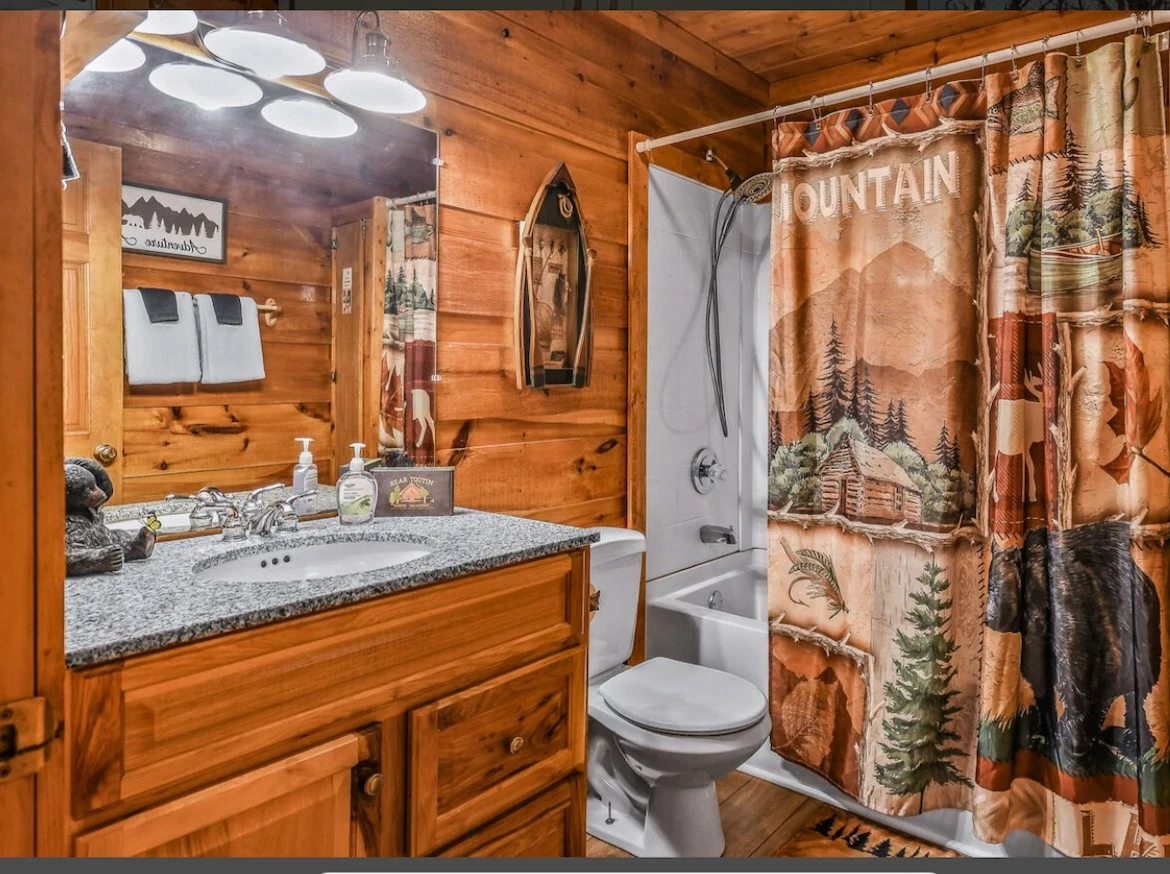 Guest bath across from Kids bunk room