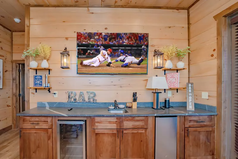 RoofTop Summit Lodge