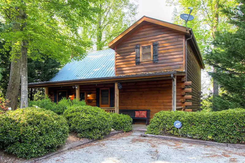 Front View of Gatlinburg Cabin