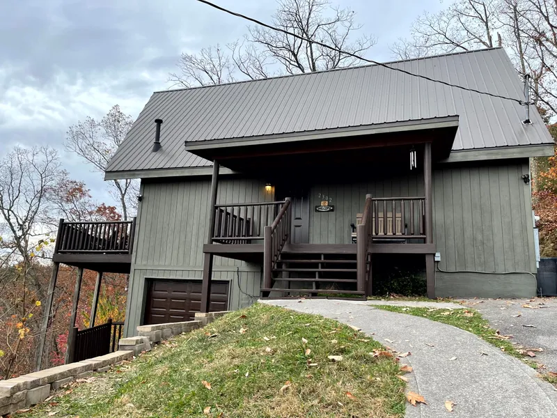 Peekin' Over Pigeon Forge