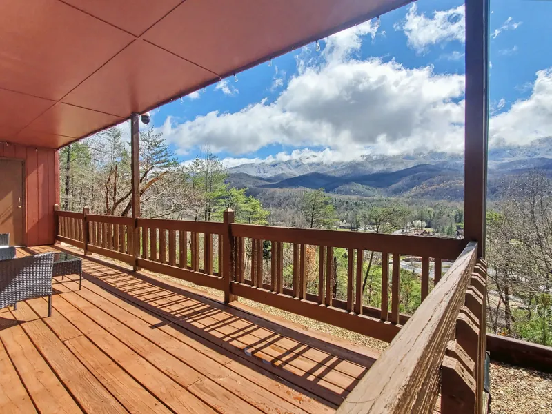 Picture of the 30-foot wide covered deck at Gatlinburg Landing