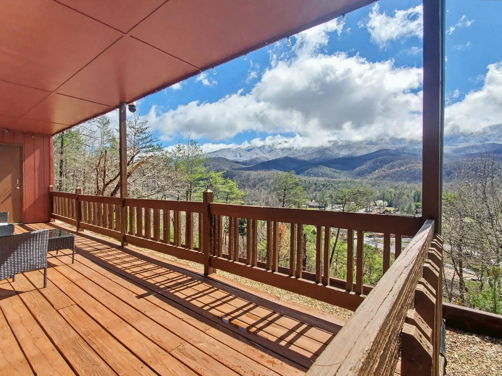 Picture of the 30-foot wide covered deck at Gatlinburg Landing