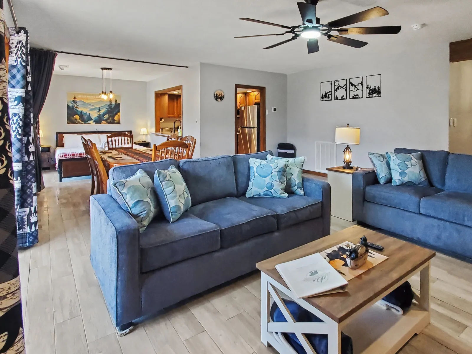 Larger view of the living area at Gatlinburg Landing