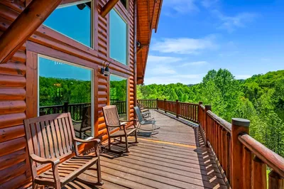 Ridge View Lodge is a great cabin in the Smoky Mountains in the spring