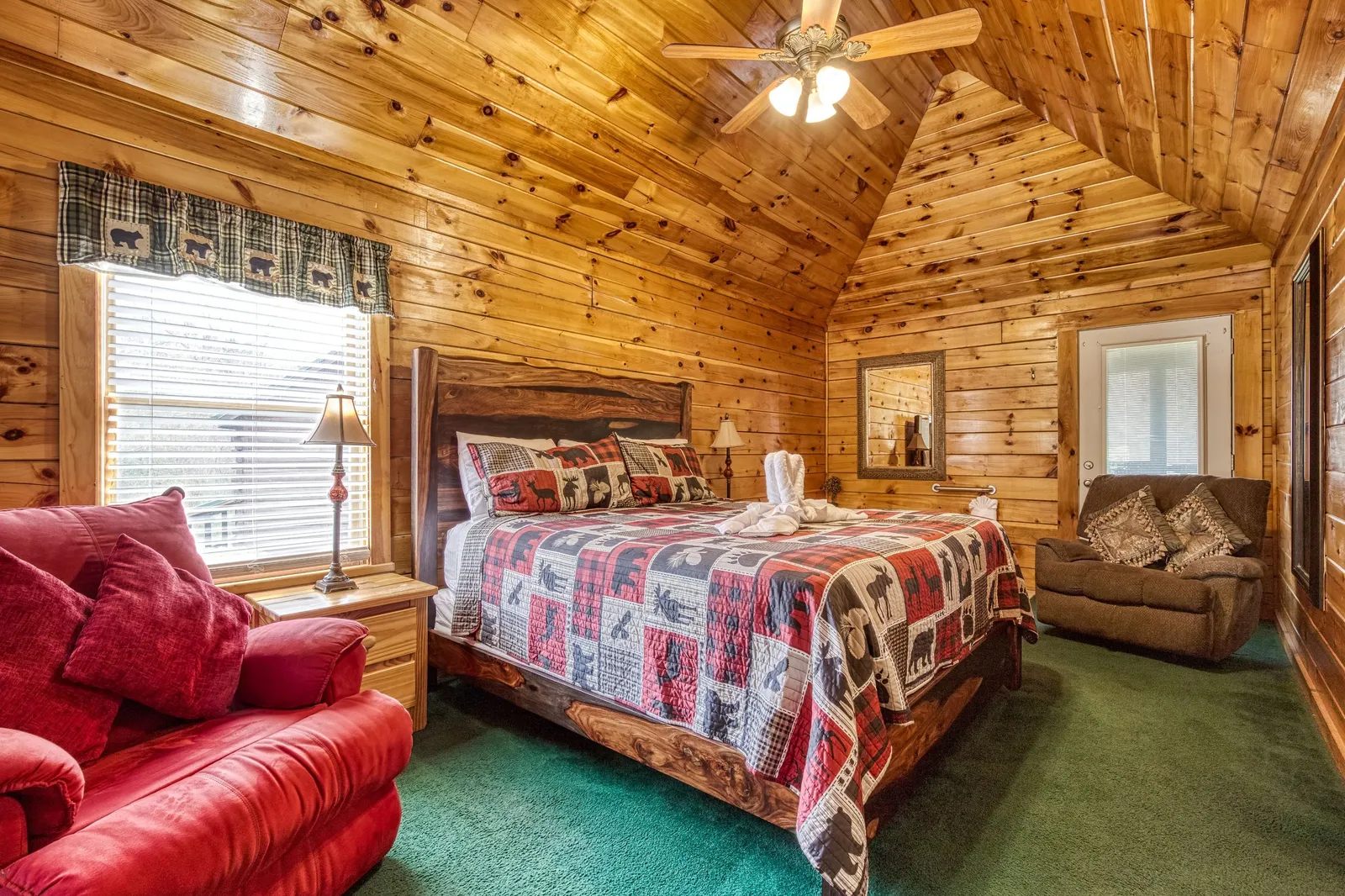 Three Bears - Main level bedroom with king size bed