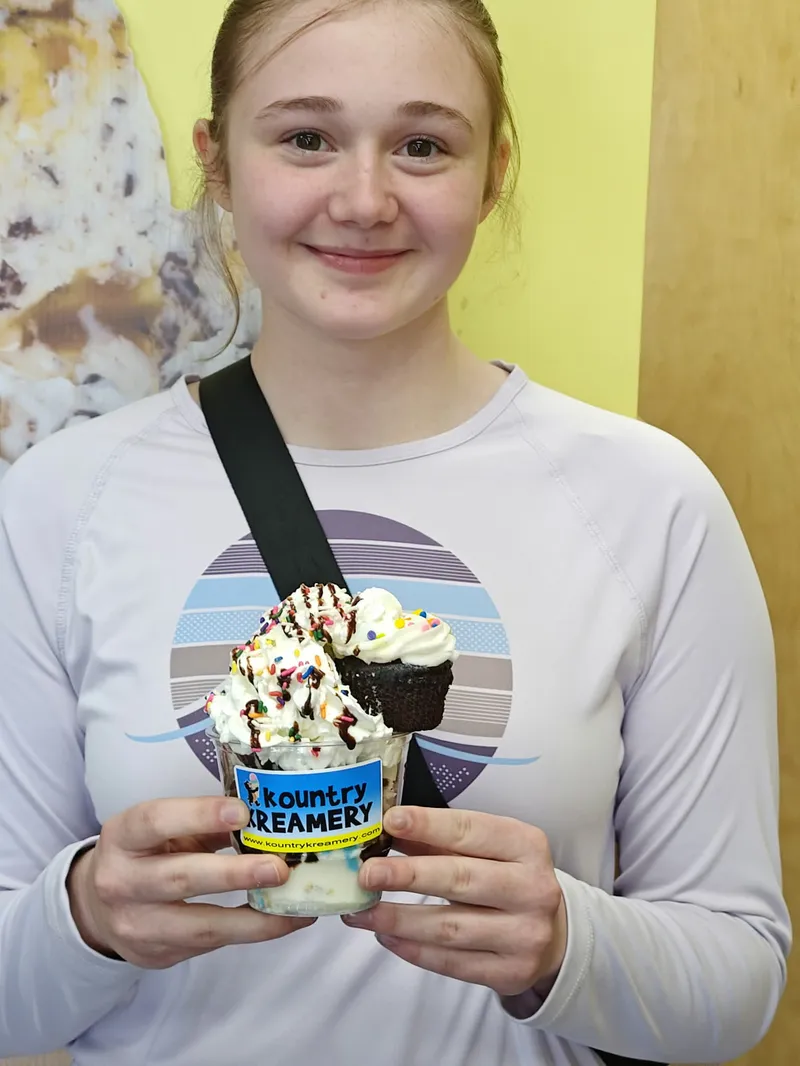 1a3702a0e538-birthday_cake_sundae