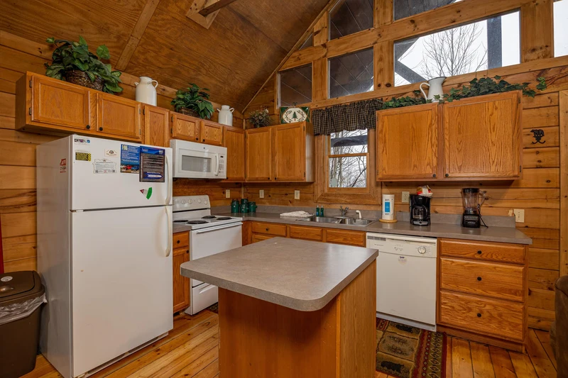 Property image, Exterior, of Lincoln Logs #2912