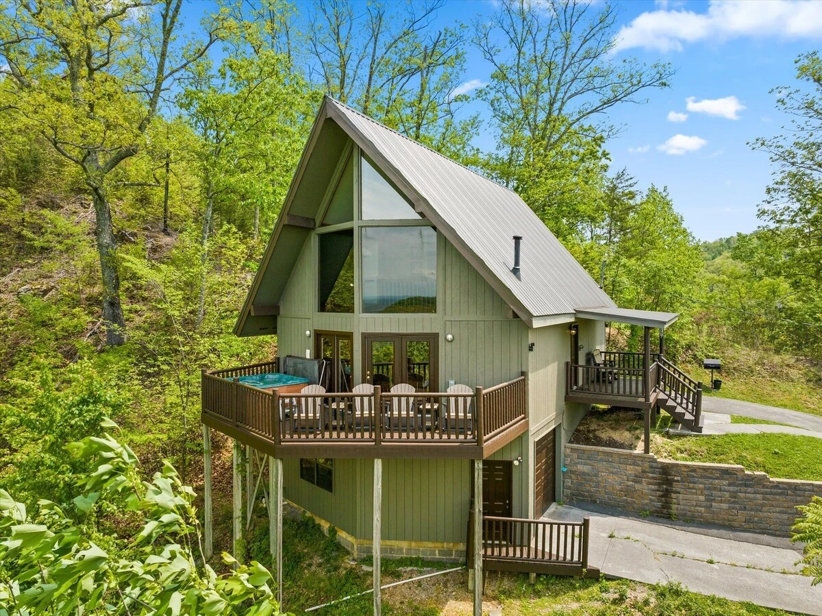 Peekin' Over Pigeon Forge